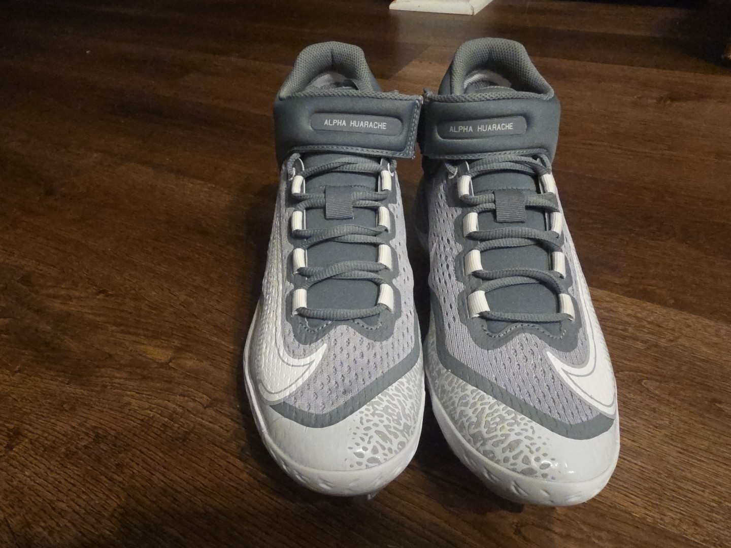 Size 9 Nike Air Alpha Huarache Elite 4 Mid Baseball Cleats Gray Men DJ6520-012