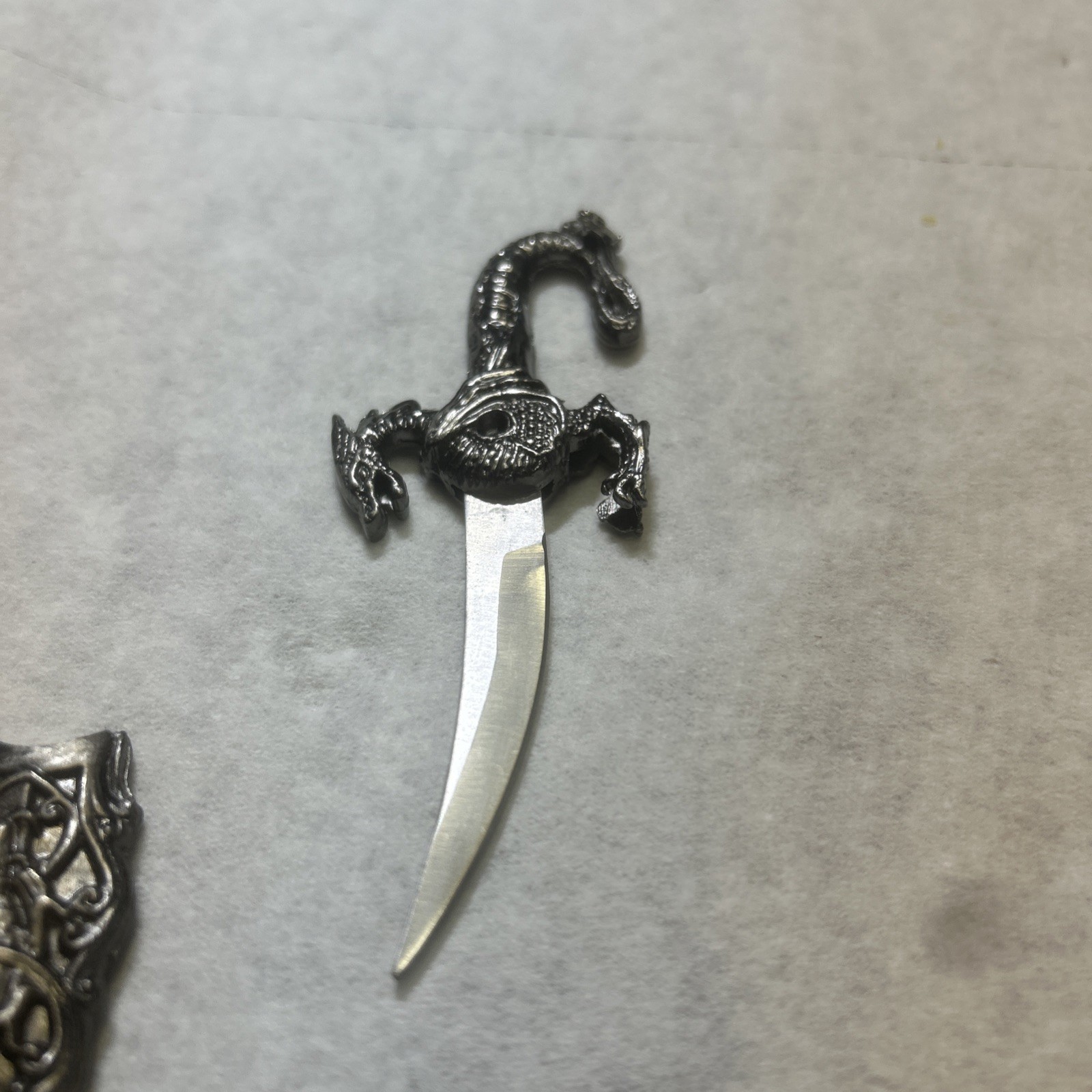 small dagger knife