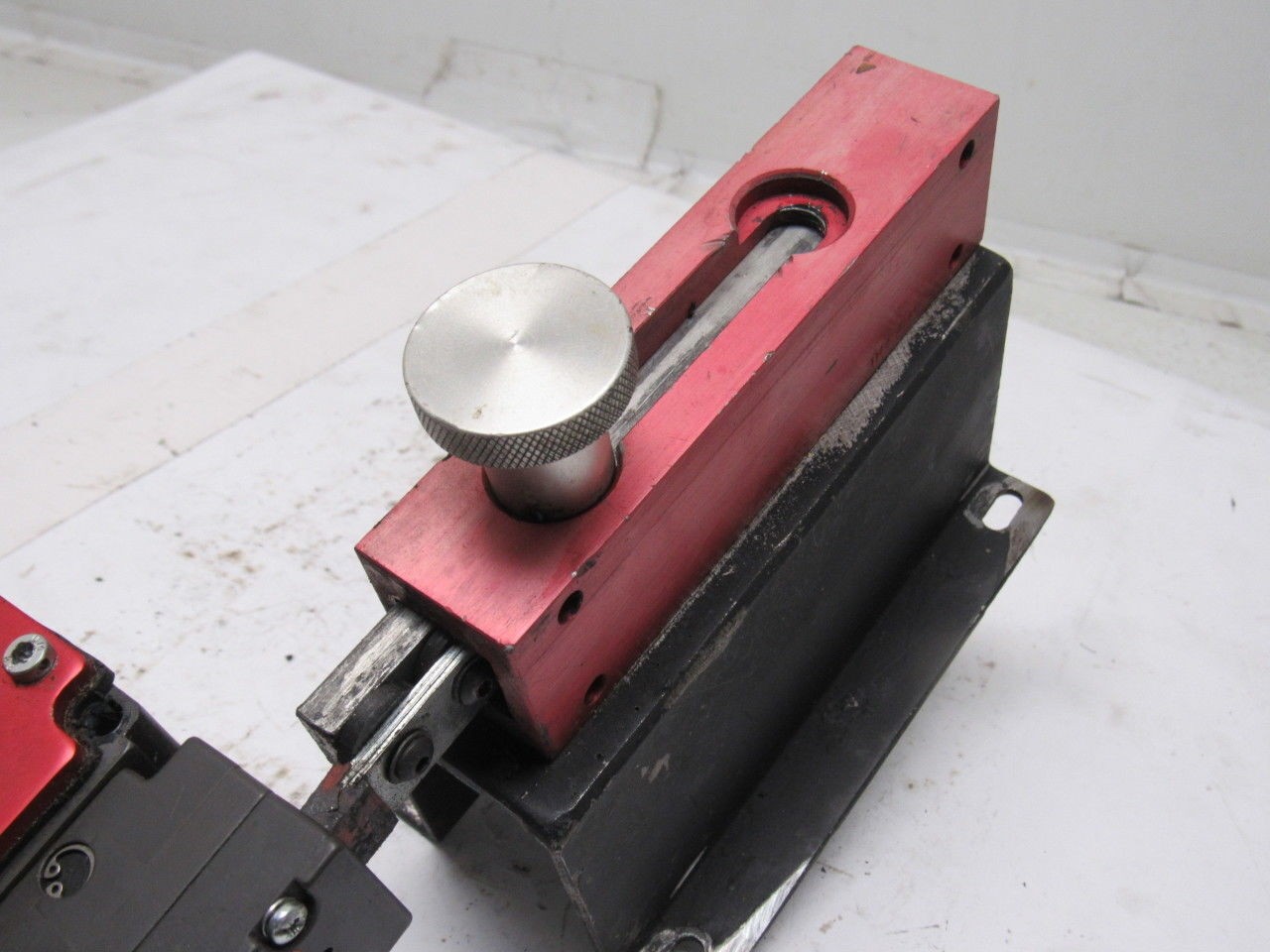 Euchner TZ1LE024BHAVFG Mechanical Release Safety Switch W/Actuator