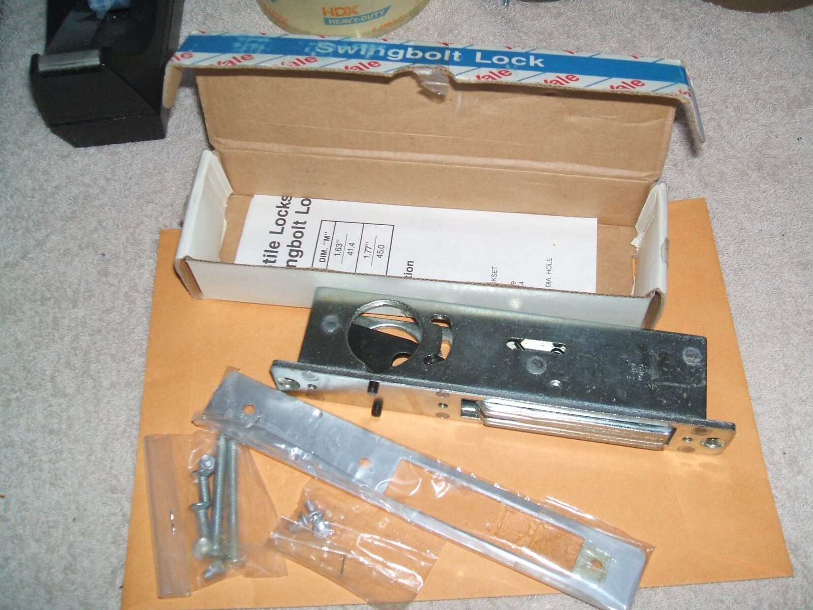NEW- YALE 2851 SWINGBOLT LOCK FOR THIN ALUMINUM DOORS 31/32" NEVER INSTALLED JOB