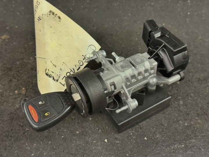 2005-2008 Dodge Magnum Ignition Switch Lock Cylinder With Key OEM