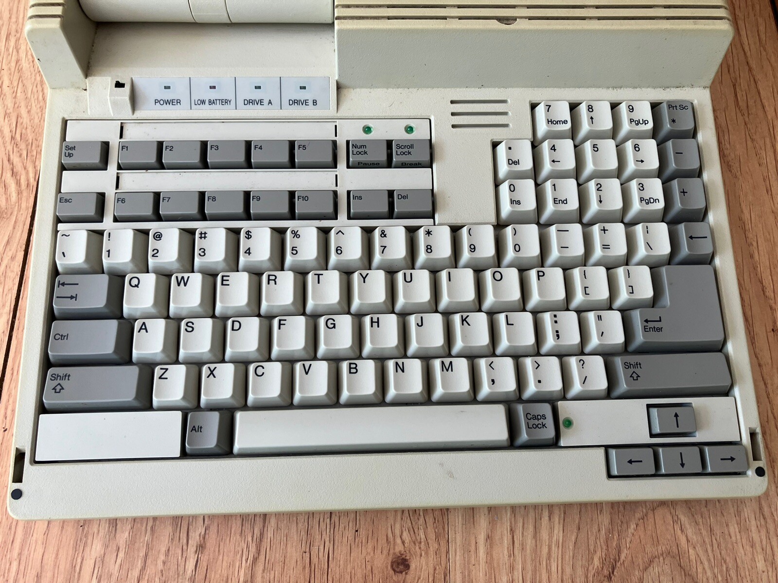 Sharp MZ-100 Laptop / Untested / No power supply/ As-Is