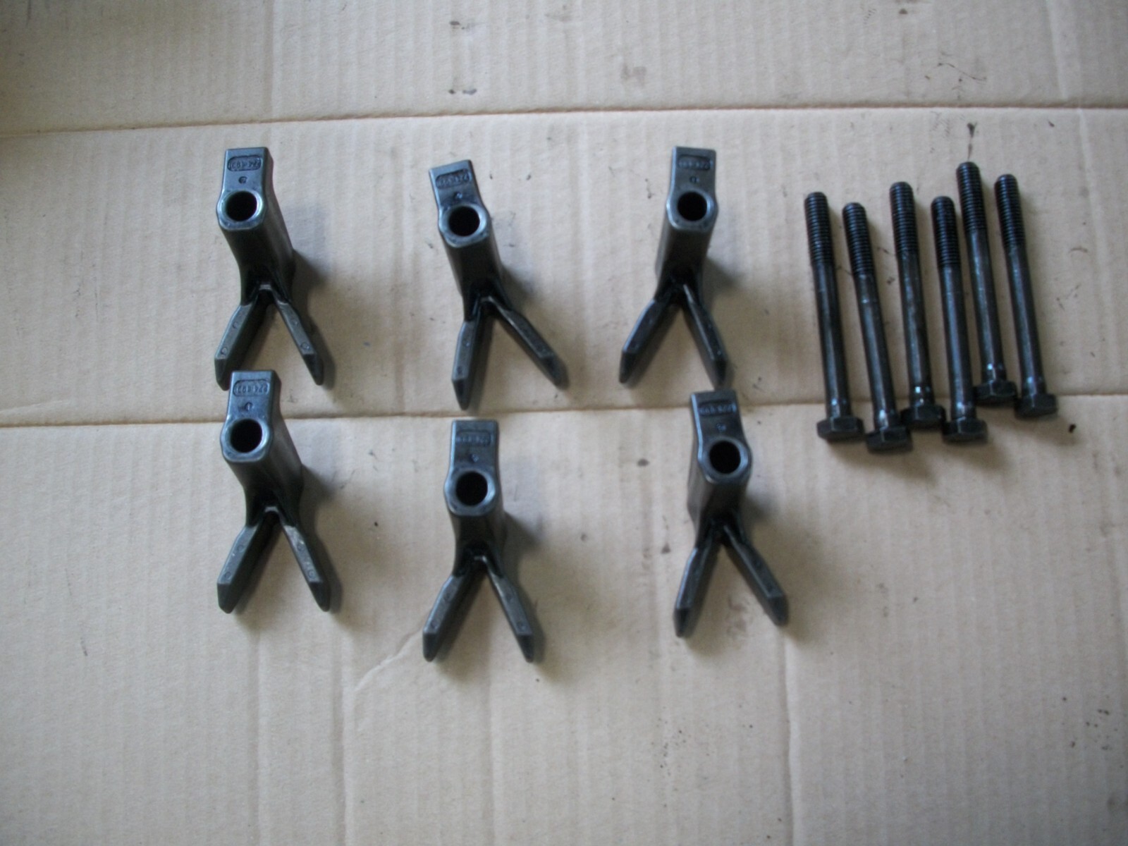 2244991 C13 Injector Clamp