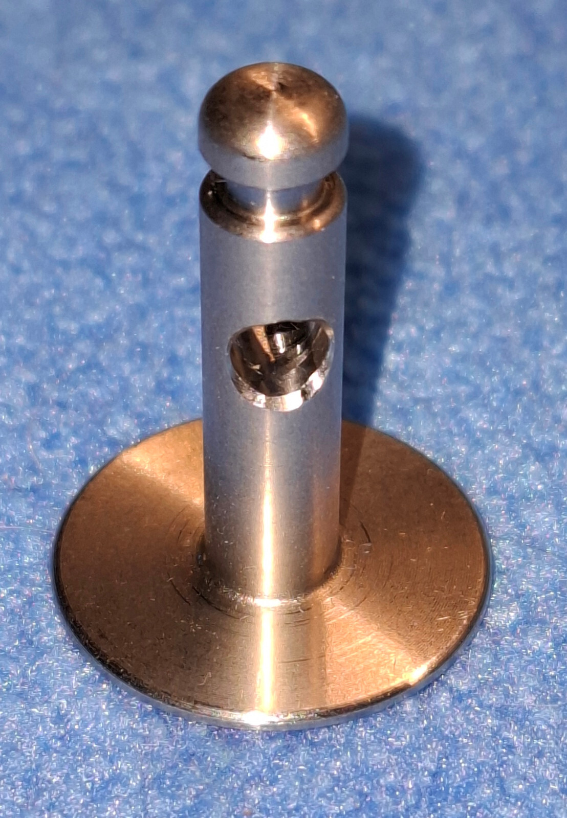 Short metal base for magnetic locks/short metal pin for magnetic locks