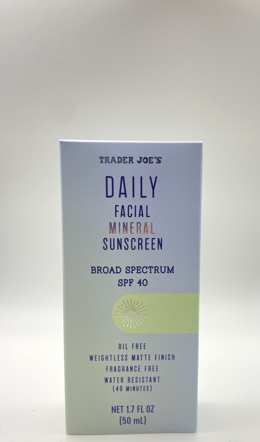 Trader Joe's Daily Facial Mineral Sunscreen SPF 40 Oil Free 1.7 OZ - Exp 06/2027