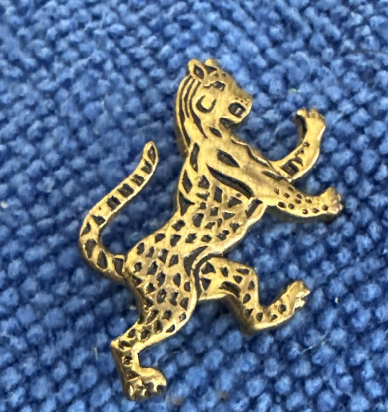 Meyer US ARMY 65th AIR DEFENSE ARTILLERY  Leopard Unit Badge Pinback Pin D12