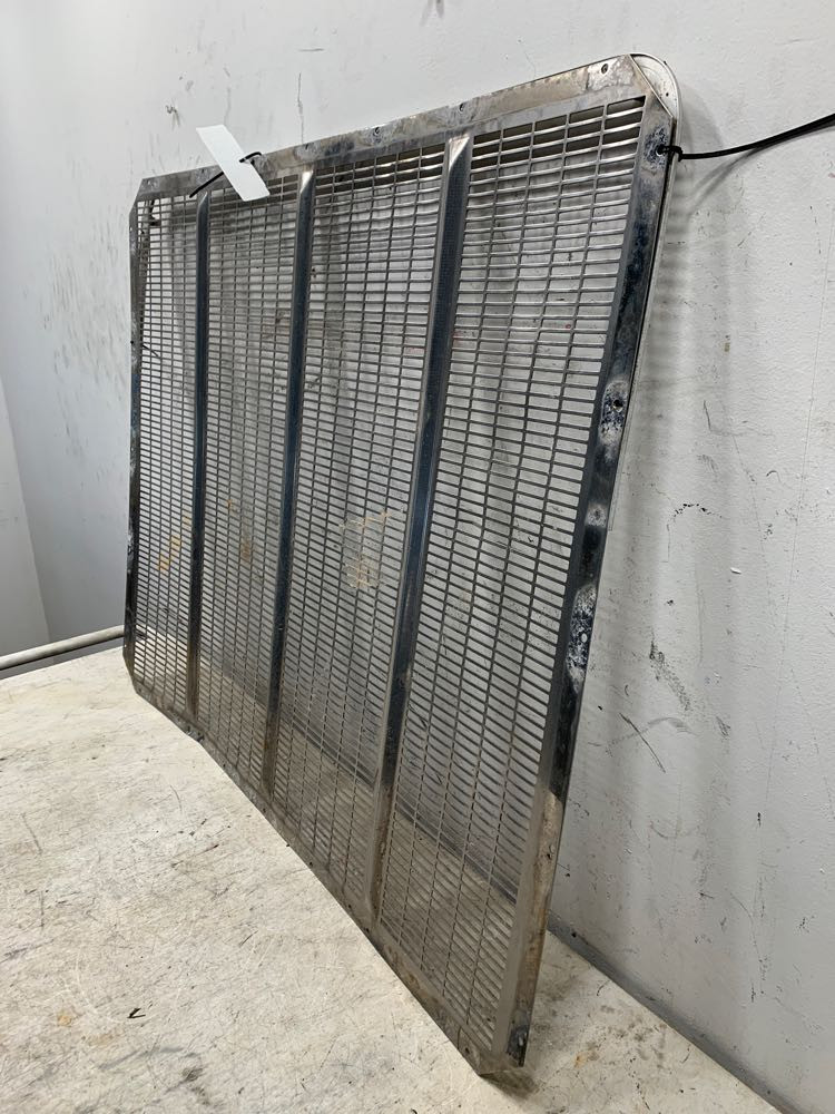 Peterbilt 379 Grille (610-12397)