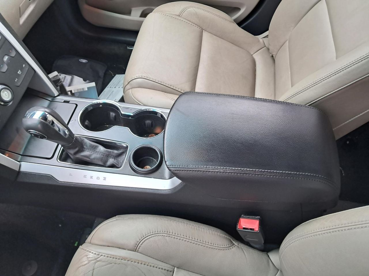 EXPLORER 2015 Glove Box 4956094