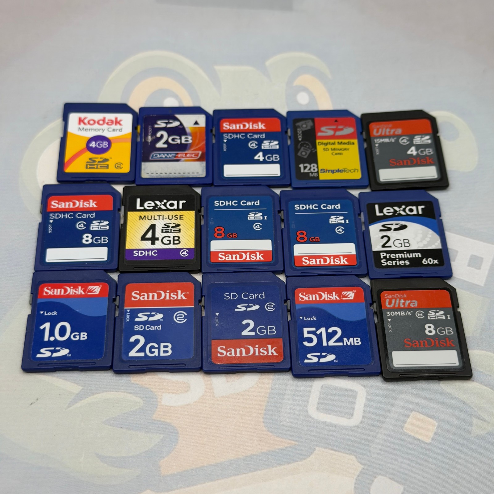 LOT of 15 Various SD Cards Brands Include Sandisk Lexar - Untested - GC766