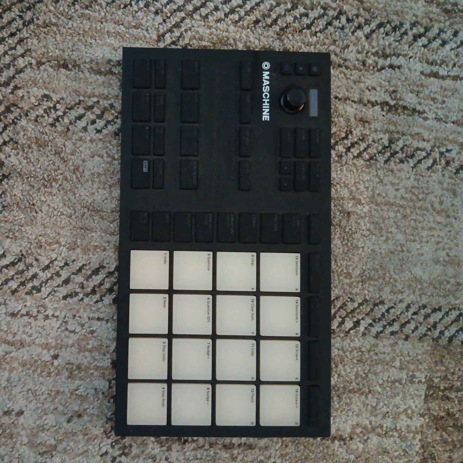 Native Instruments Maschine Mikro MK3 Sampler Sequencer Black 16 Pads