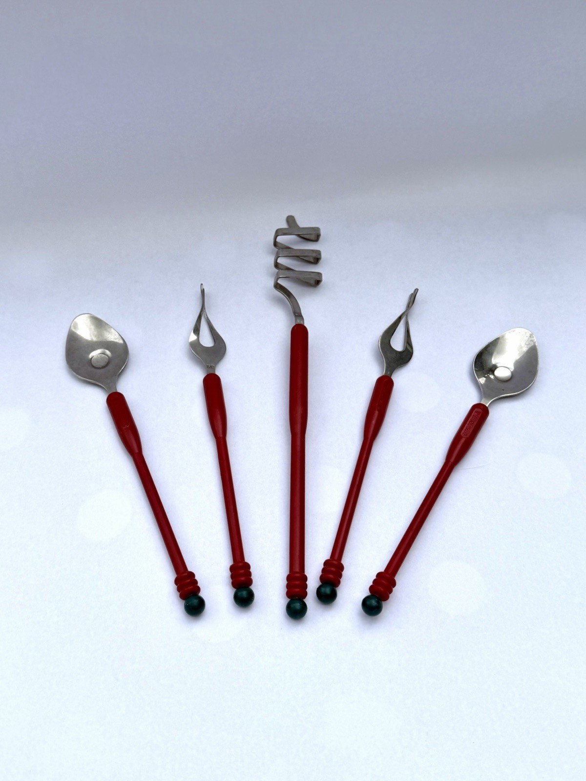 Vintage Twistello Spaghetti Cutlery 5 Piece 2 Spoons 2 Forks 1 Twist Red Handles