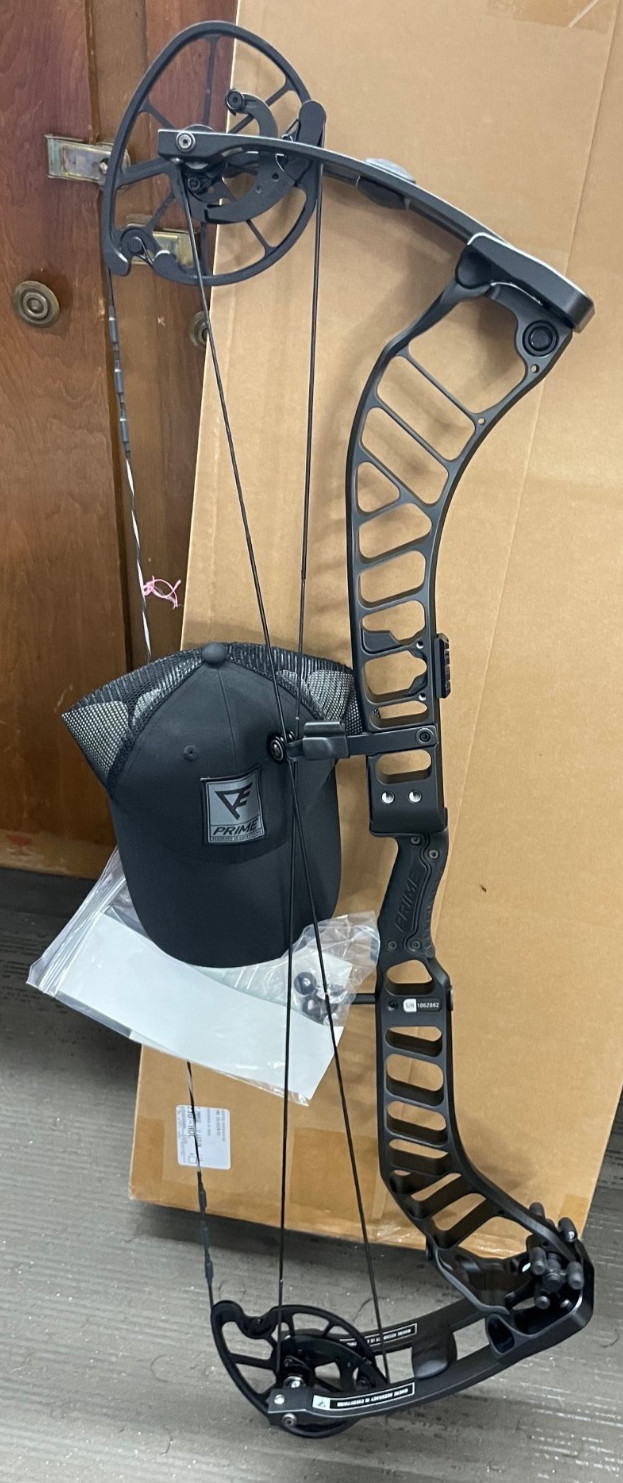 Prime RVX 4 Compound Bow RH 28in 70lb Black 1062862