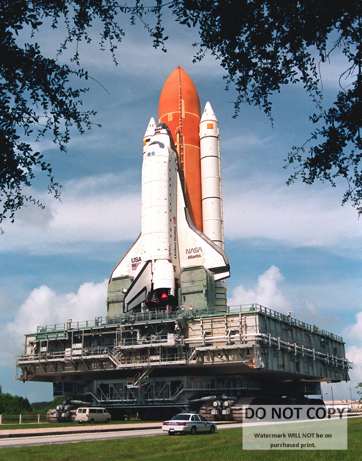 11X14 NASA PHOTO  SPACE SHUTTLE ATLANTIS ROLLS TO LAUNCH PAD FOR STS-79 (EP-413)