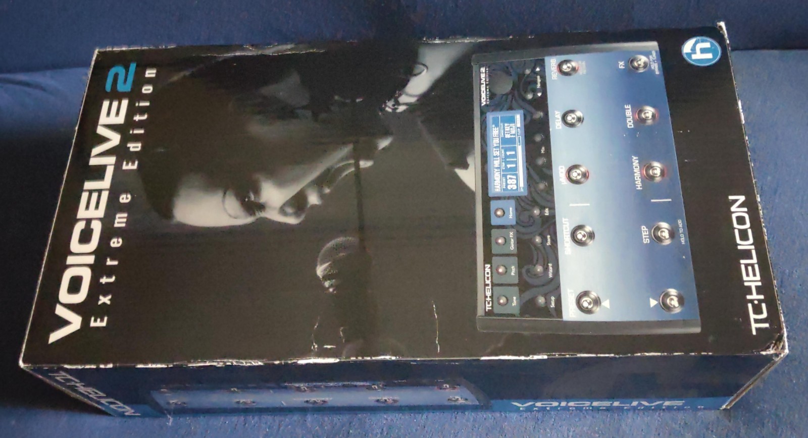 TC-Helicon VoiceLive 2 Extreme Edition vocal processor and harmonizer