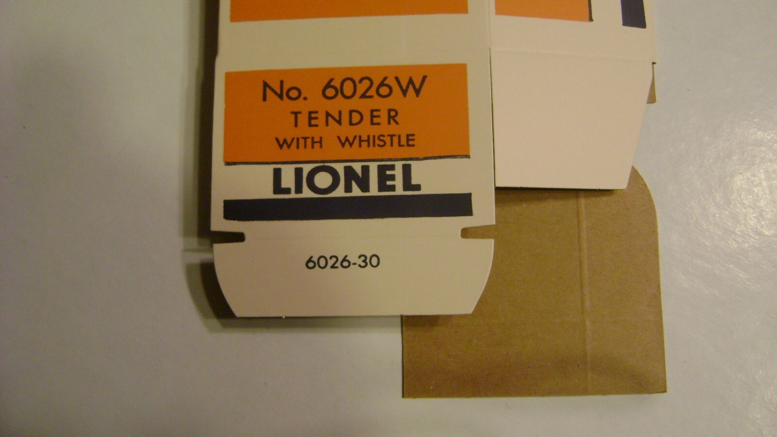 Lionel #6026W tender box  w/tuck in inserts