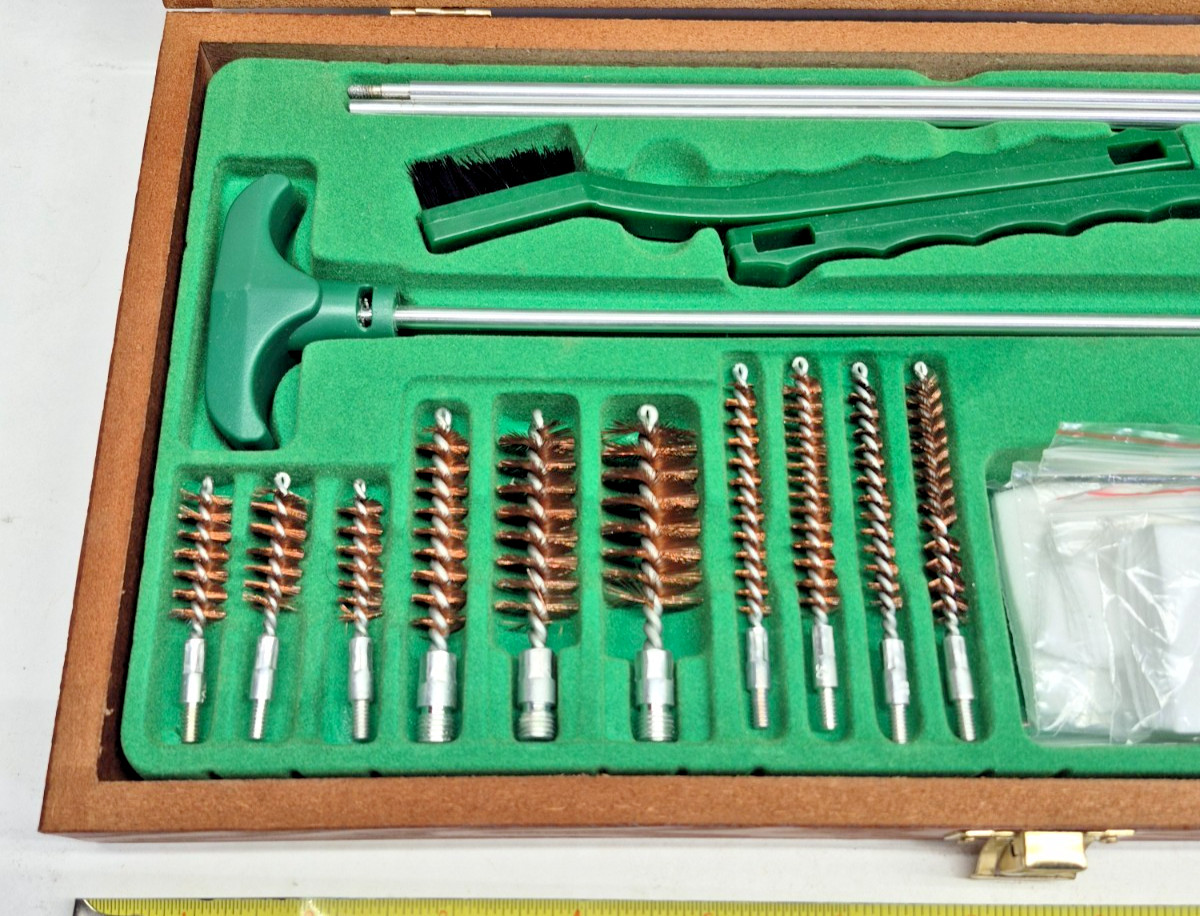 Remington Universal Gun Cleaning Kit with Presentation Box Used