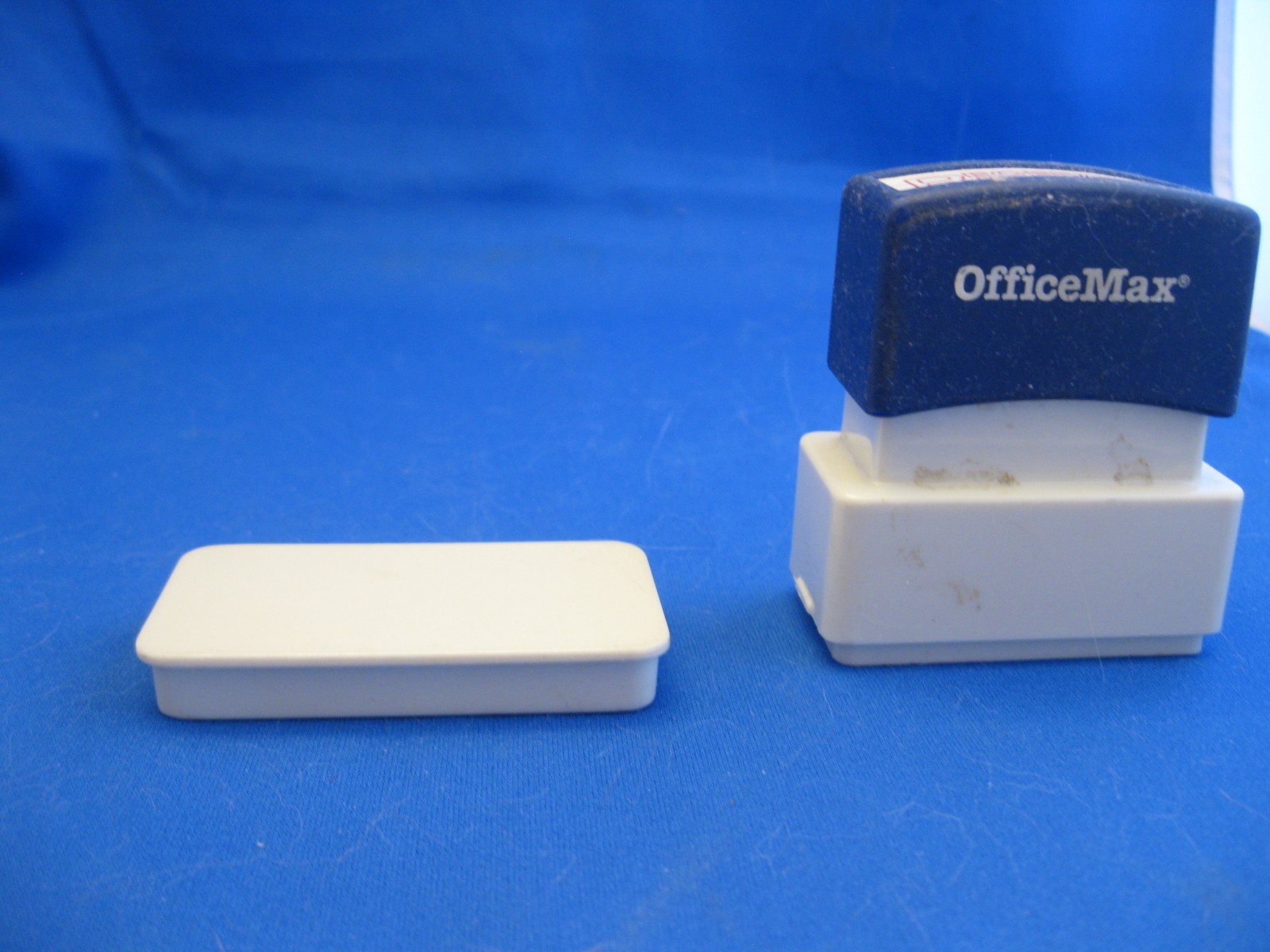 Office Max Pre-inked "RecieveD" Rubber Stamp - Red Ink