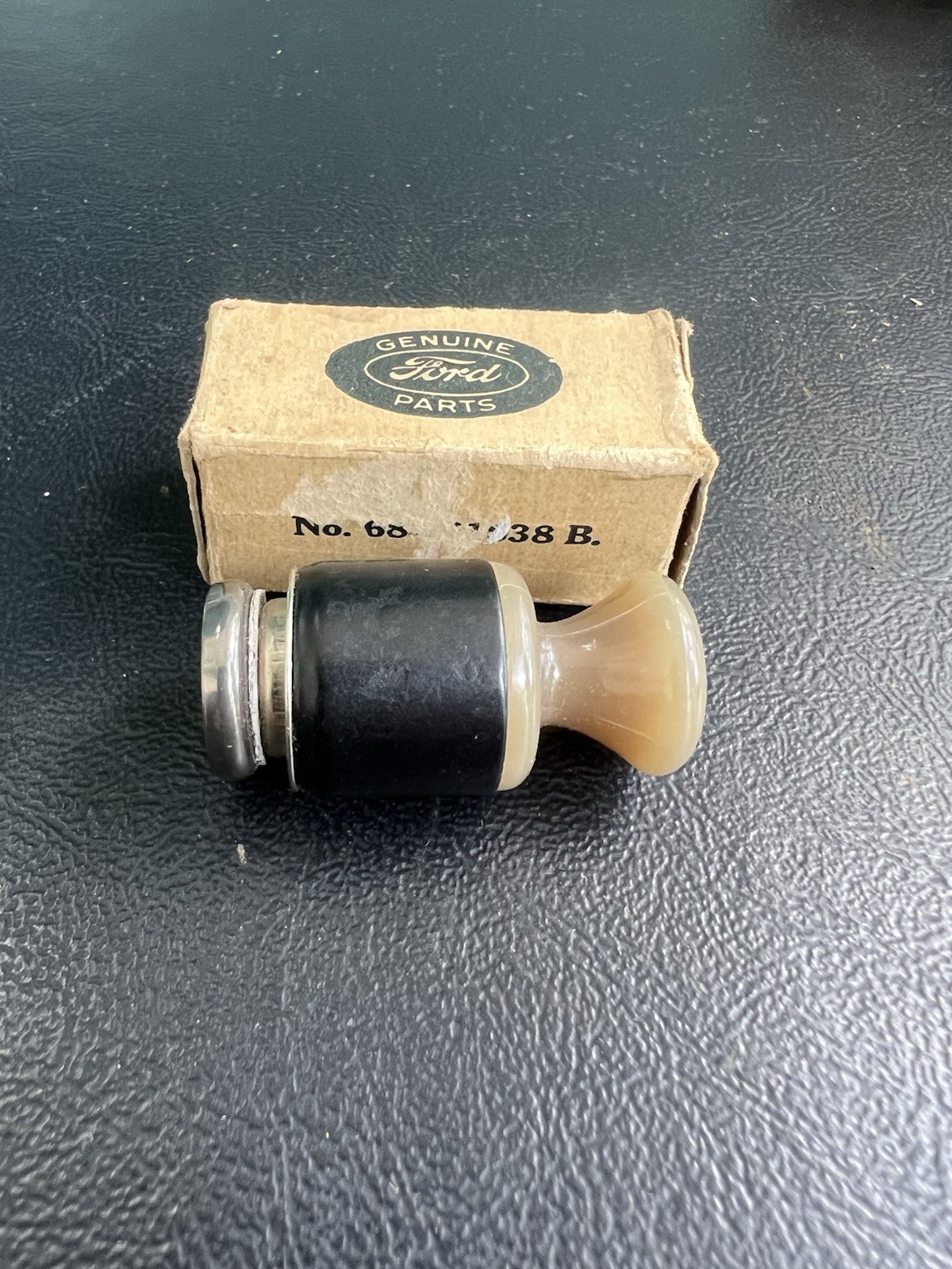 NOS 1930’s-40’s Genuine Ford Cigar Cigarette Lighter 68-701638 B