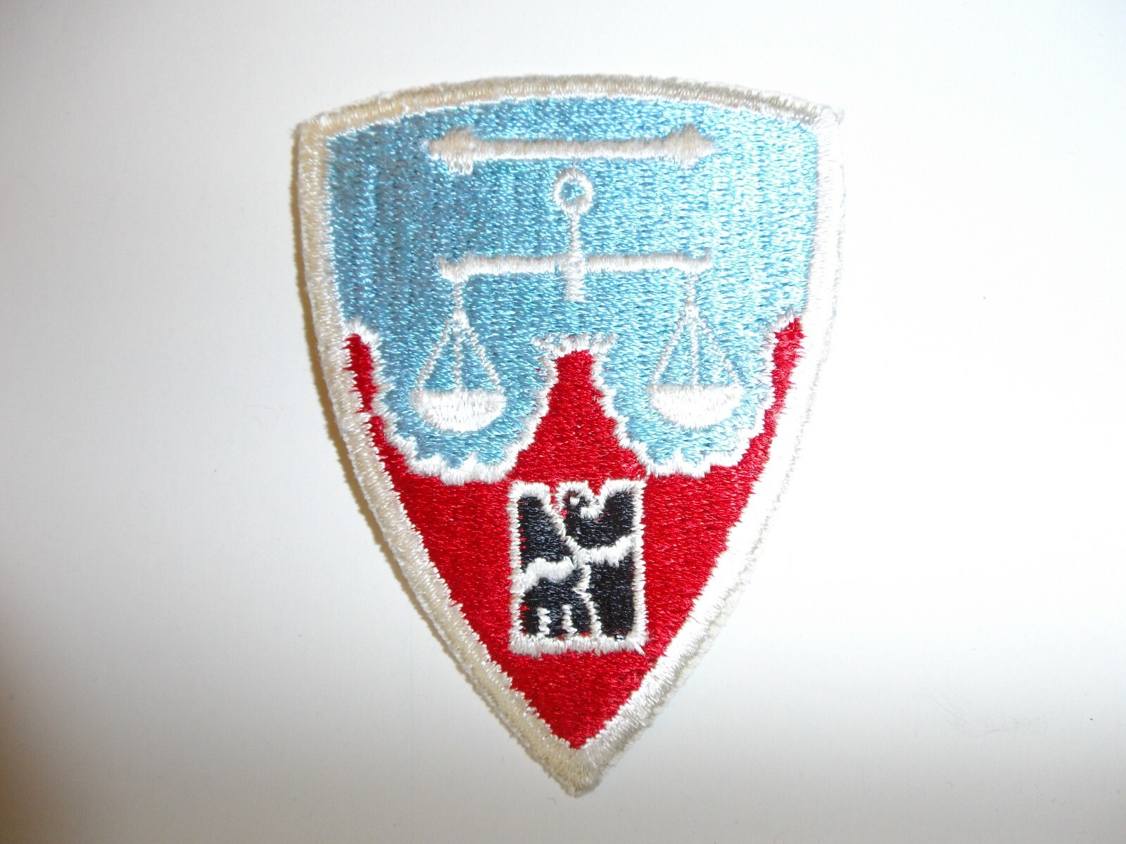 e3862 Post WW 2 US Army Nuremberg District patch occupation US made 70's R9C