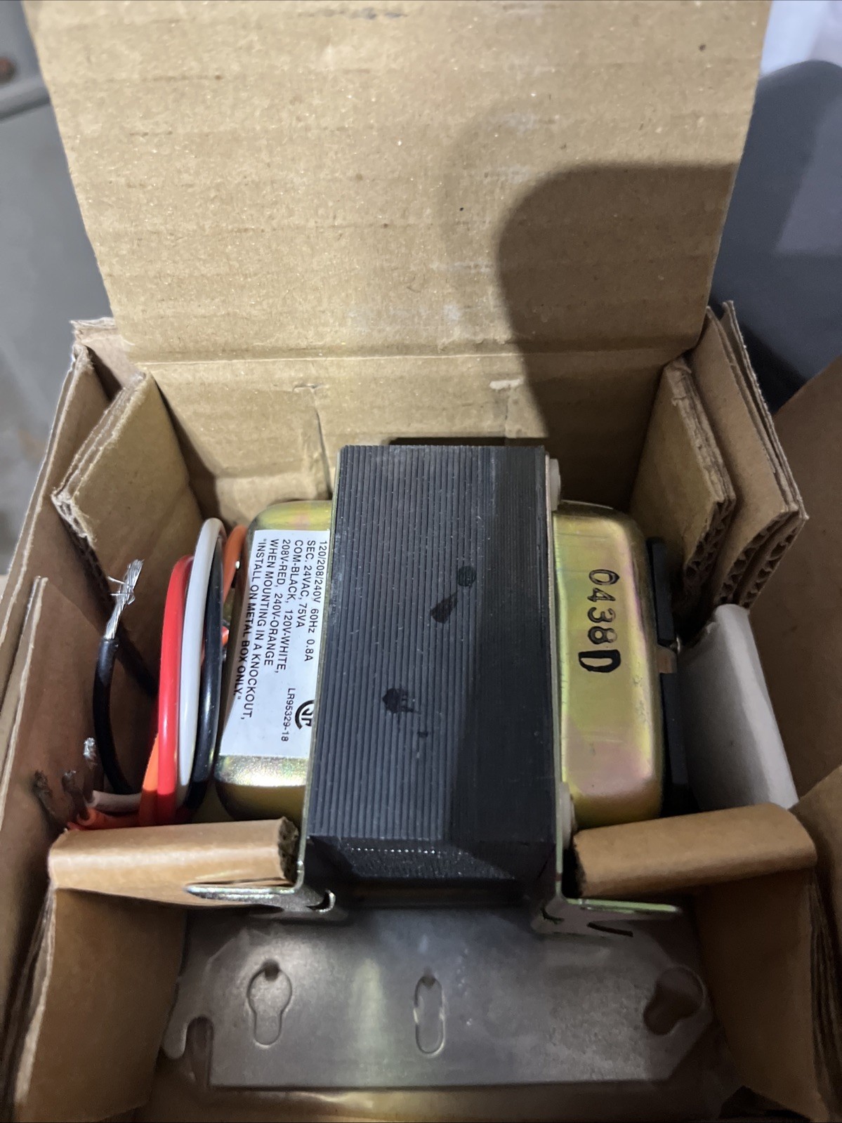 Honeywell AT175A-1008 Transformer 120/208/240V, Universal Mount OEM