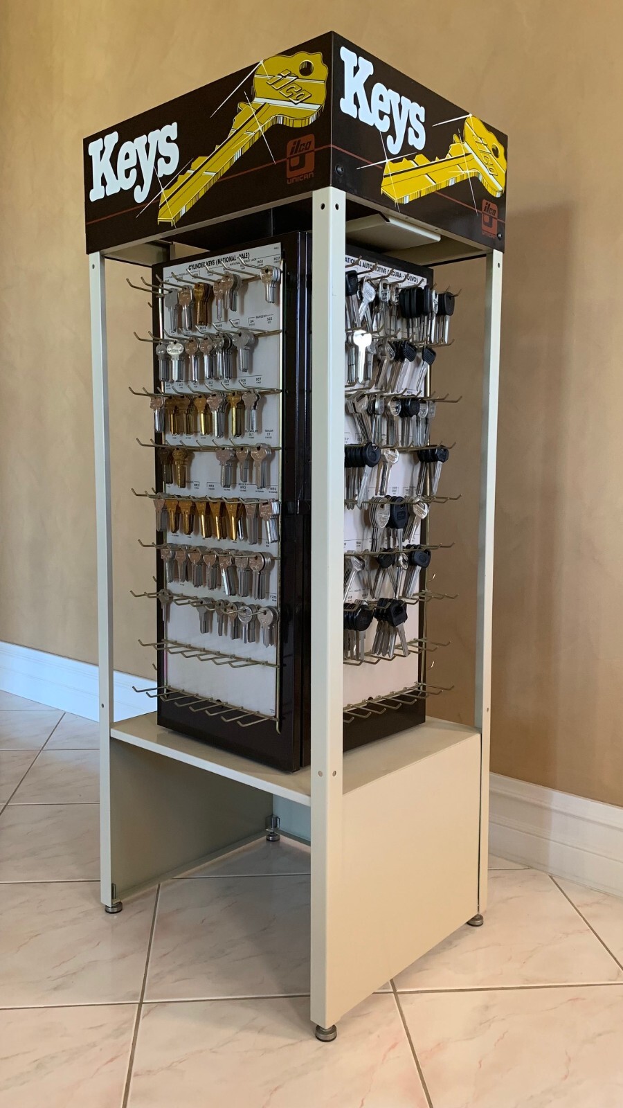VINTAGE RETAIL ILCO KEY TOWER LOCKSMITH DISPLAY INCLUDES OVER 775 KEYS 722-00-8X