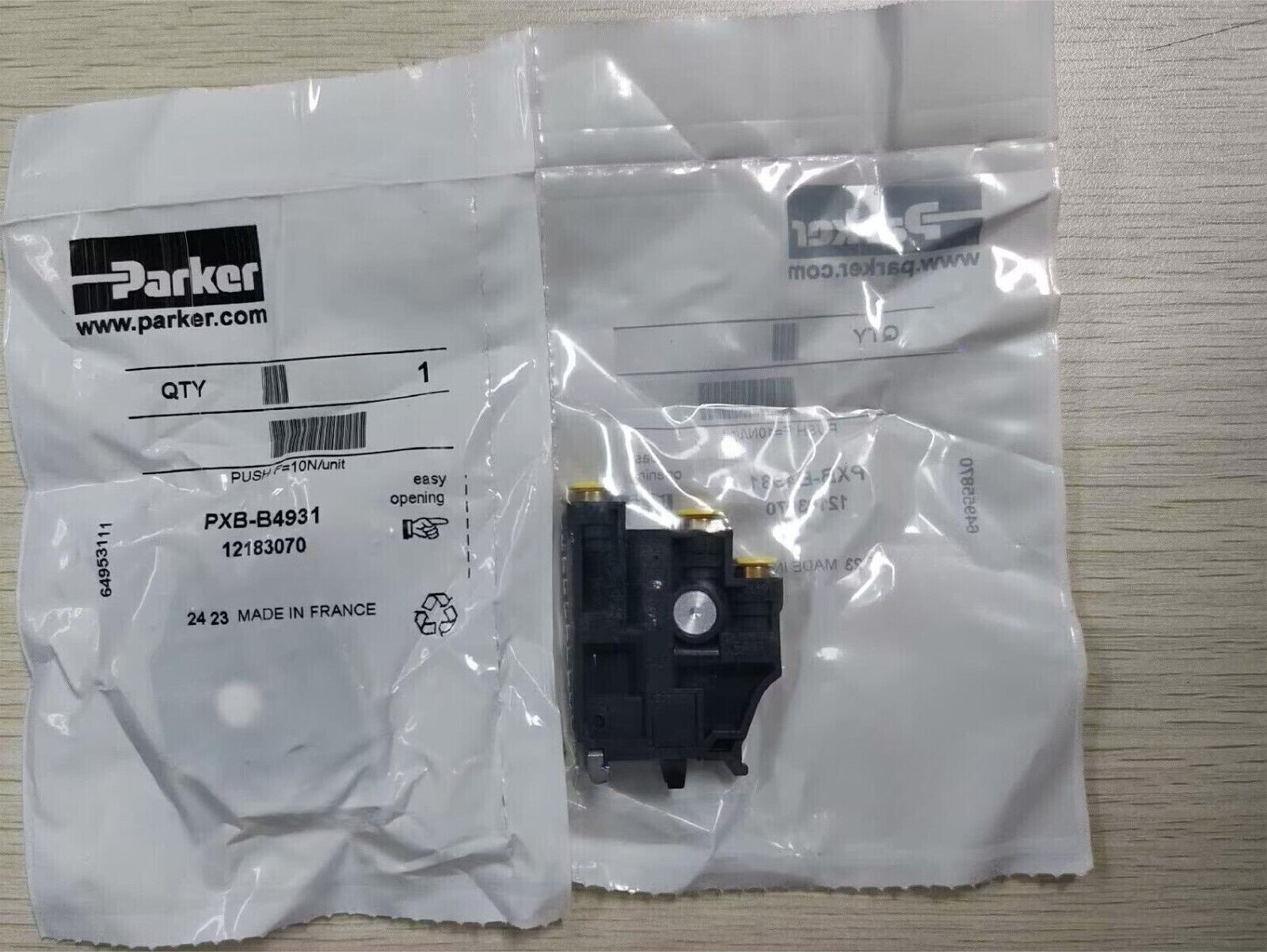 1PCS PARKER PXB-B4931 3/2 NC/NO SWITCH VALVE .NEW IN BAG
