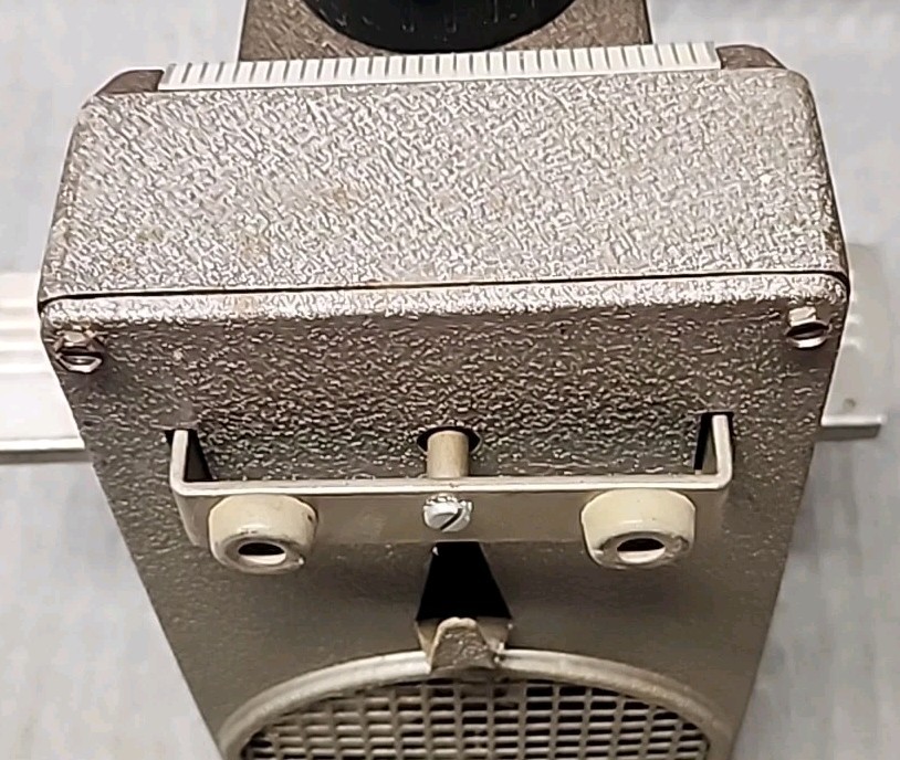 Bell & Howell Headliner Model 707 slide Projector Light Works Great Condition