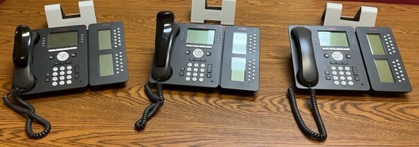 Lot of 3 Avaya Gigabit IP Deskphones 9608G with SBM24 Button Modules and Stands
