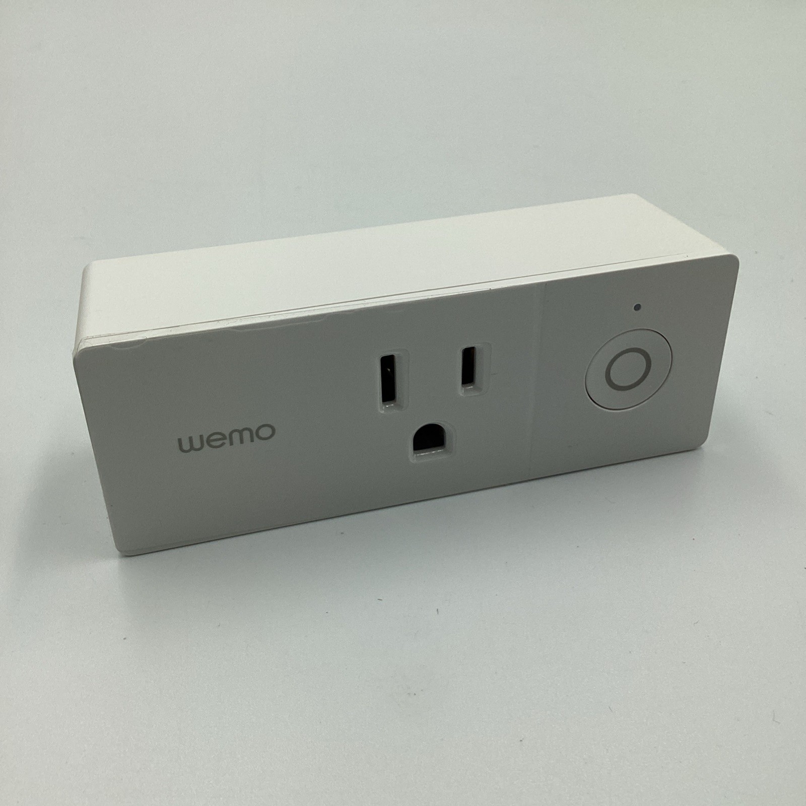 WeMo F7C063 WiFi Smart Plug with Alexa, Google Assistant, & Nest Systems