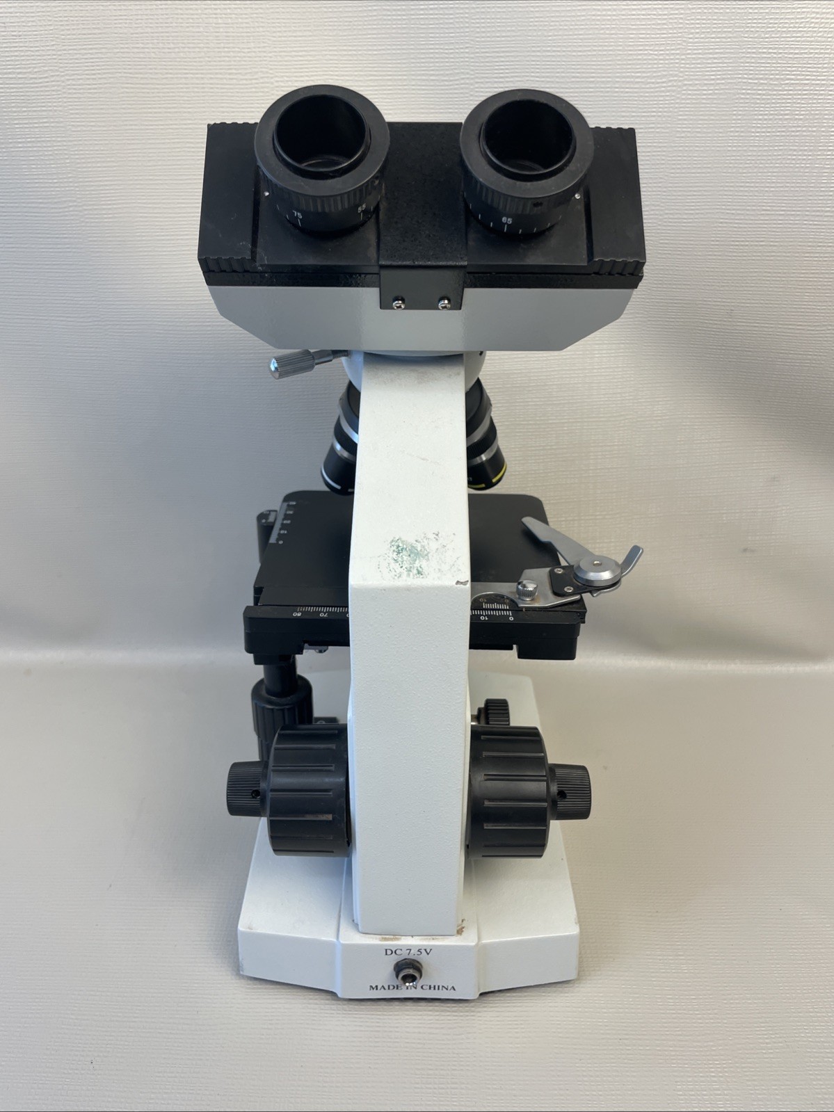Omax M82E Compound Lighted Microscope No Eye Pieces