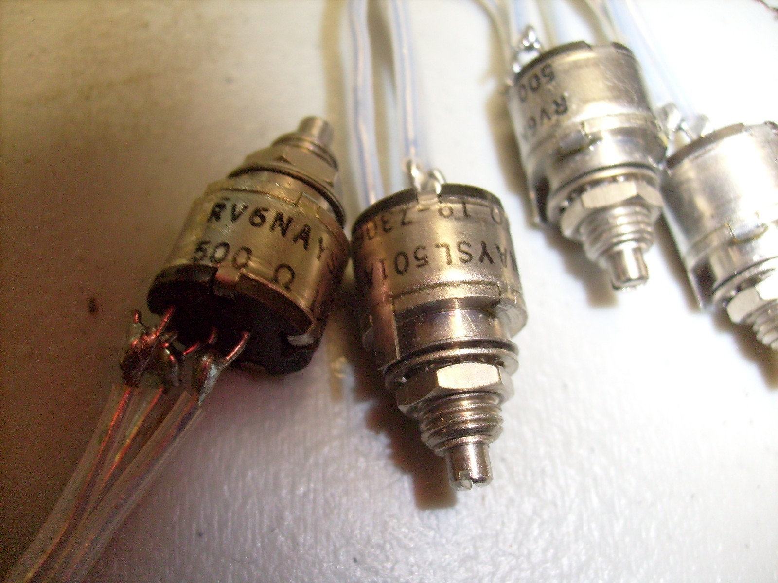 vintage radio parts 4 lot mini Controls pot  RV5NAYSL501A 500 OHM 19-7306