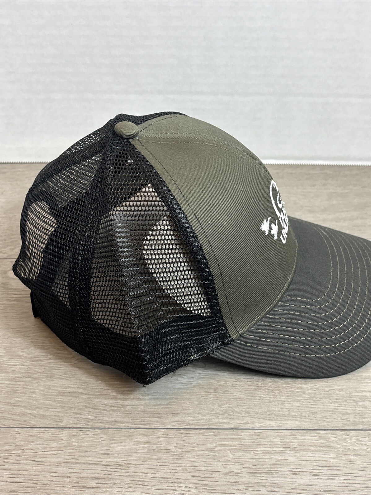 DUCKS UNLIMITED Men’s Olive Green Black Hat Mesh Back Adjustable Hunting NEW