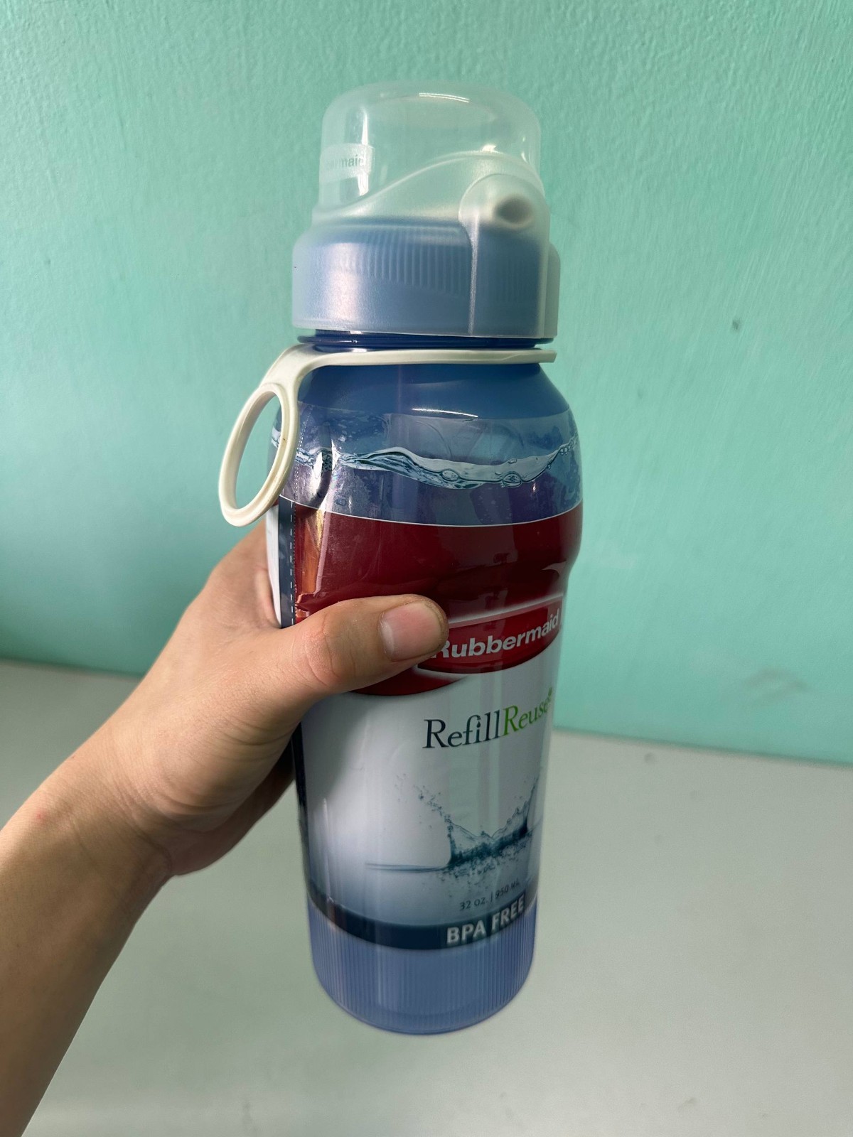 Rubbermaid 32 oz Marine Sip Bottle With Straw