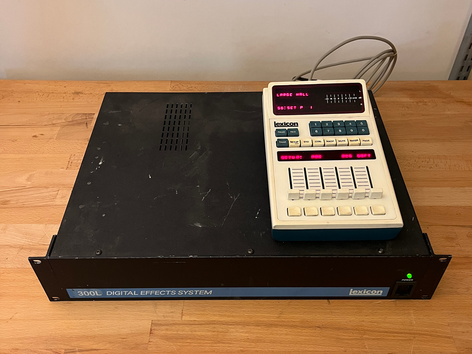 Lexicon 300L Digital Effects System with LARC Remote