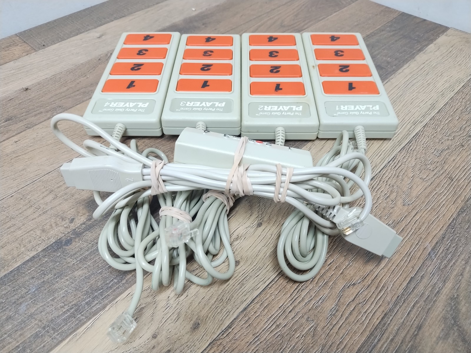 Suncom Atari Trivia Controllers With Cables And Hub