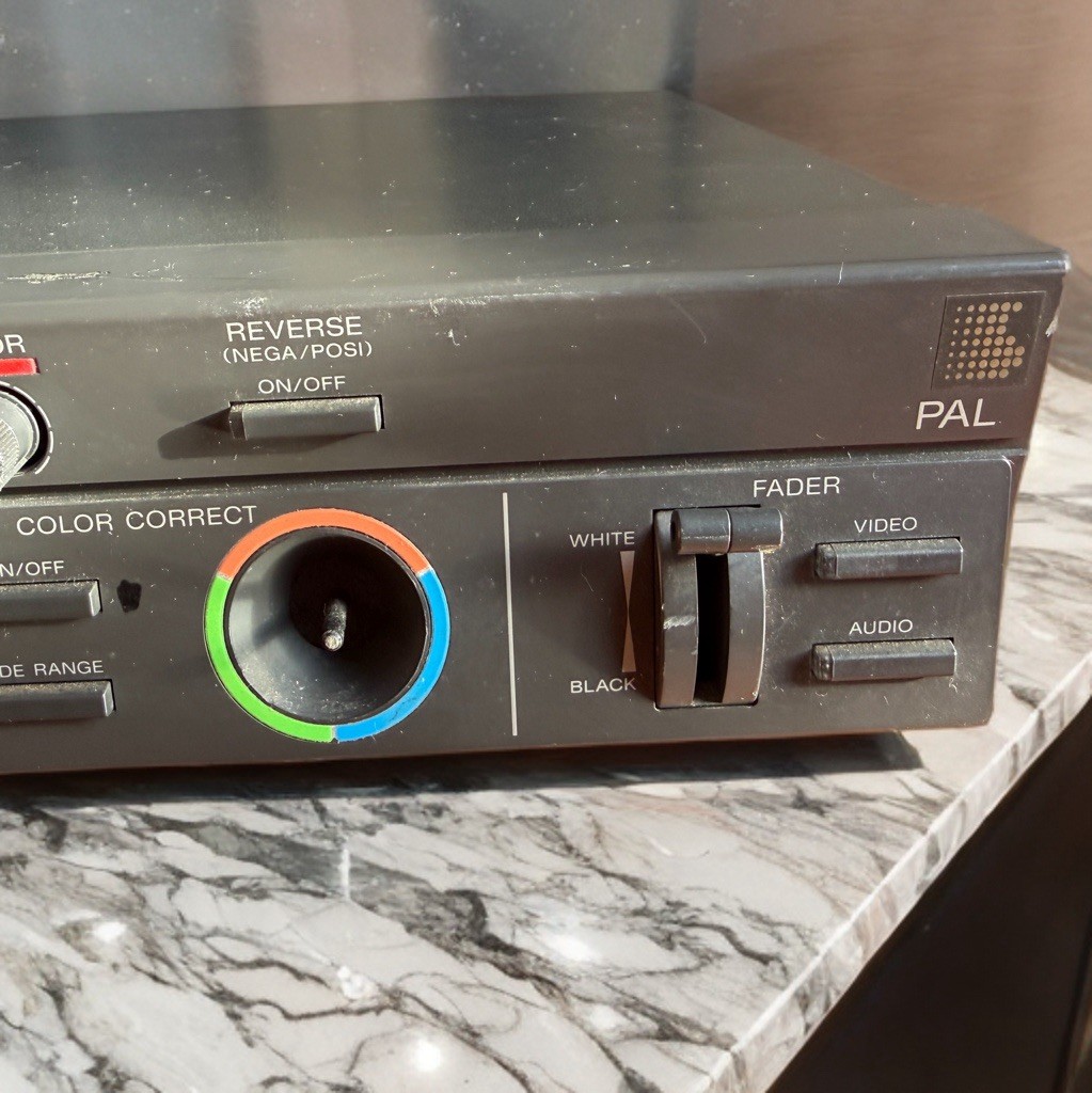 PAL Sony XV-C700 Video Multi Color Corrector - TESTED