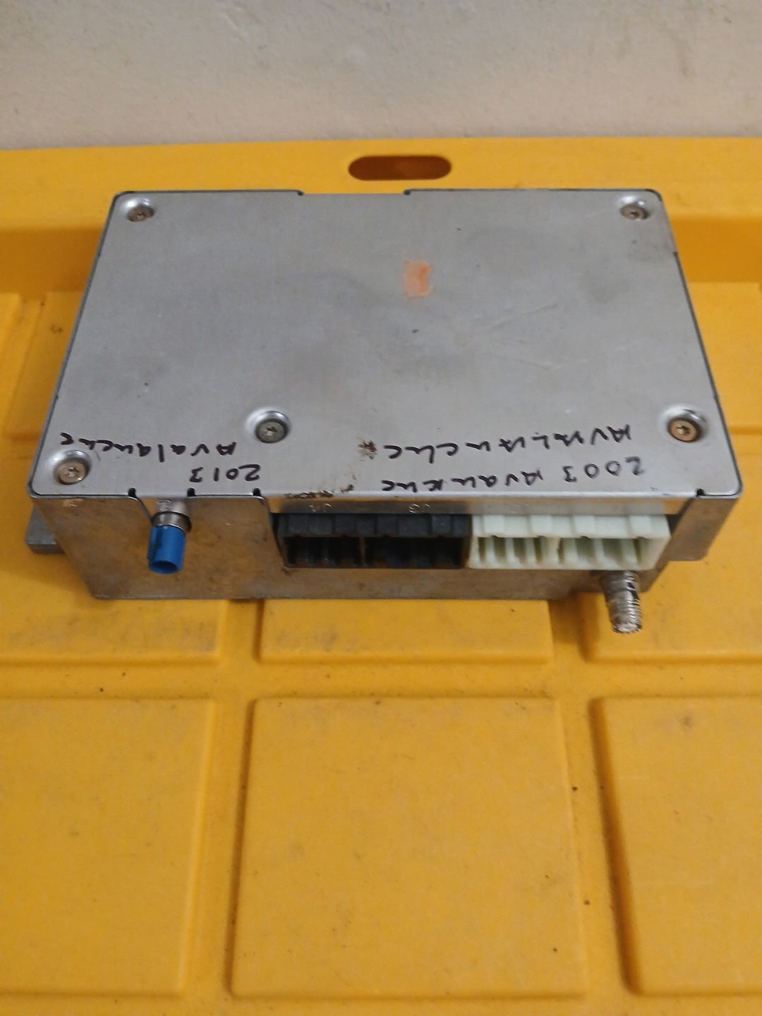 2003 Toyota Avalanche Communication Control Module #15184769