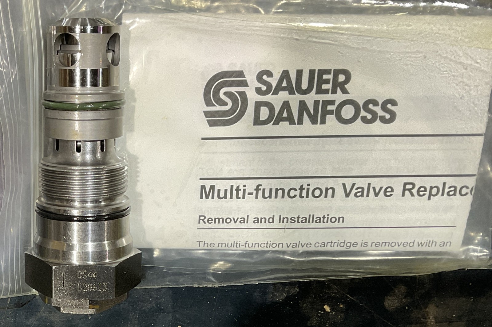 NEW Sauer Danfoss 8510022-1 Multi-function valve SERIES 90 PUMP