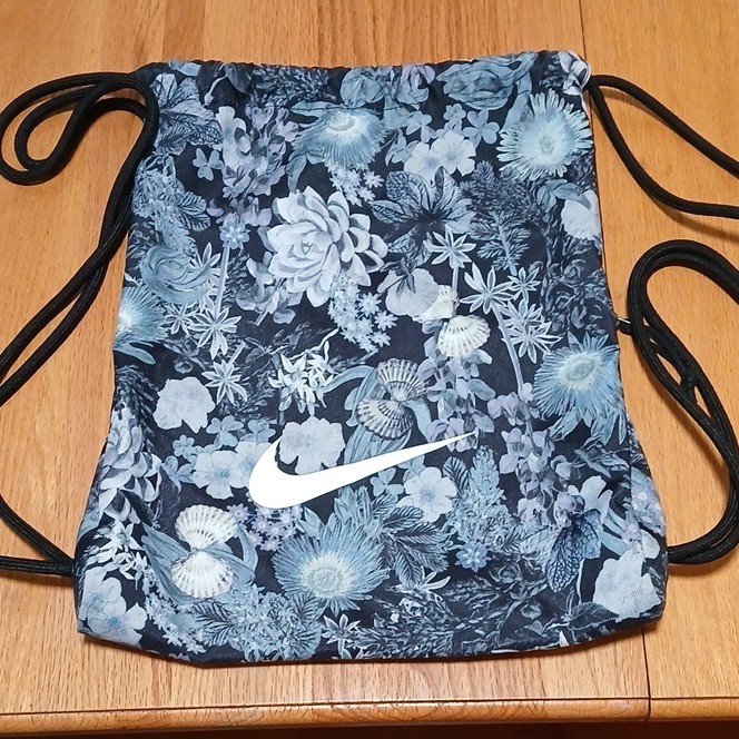 Nike Floral Drawstring Gym Bag side Zip Pocket