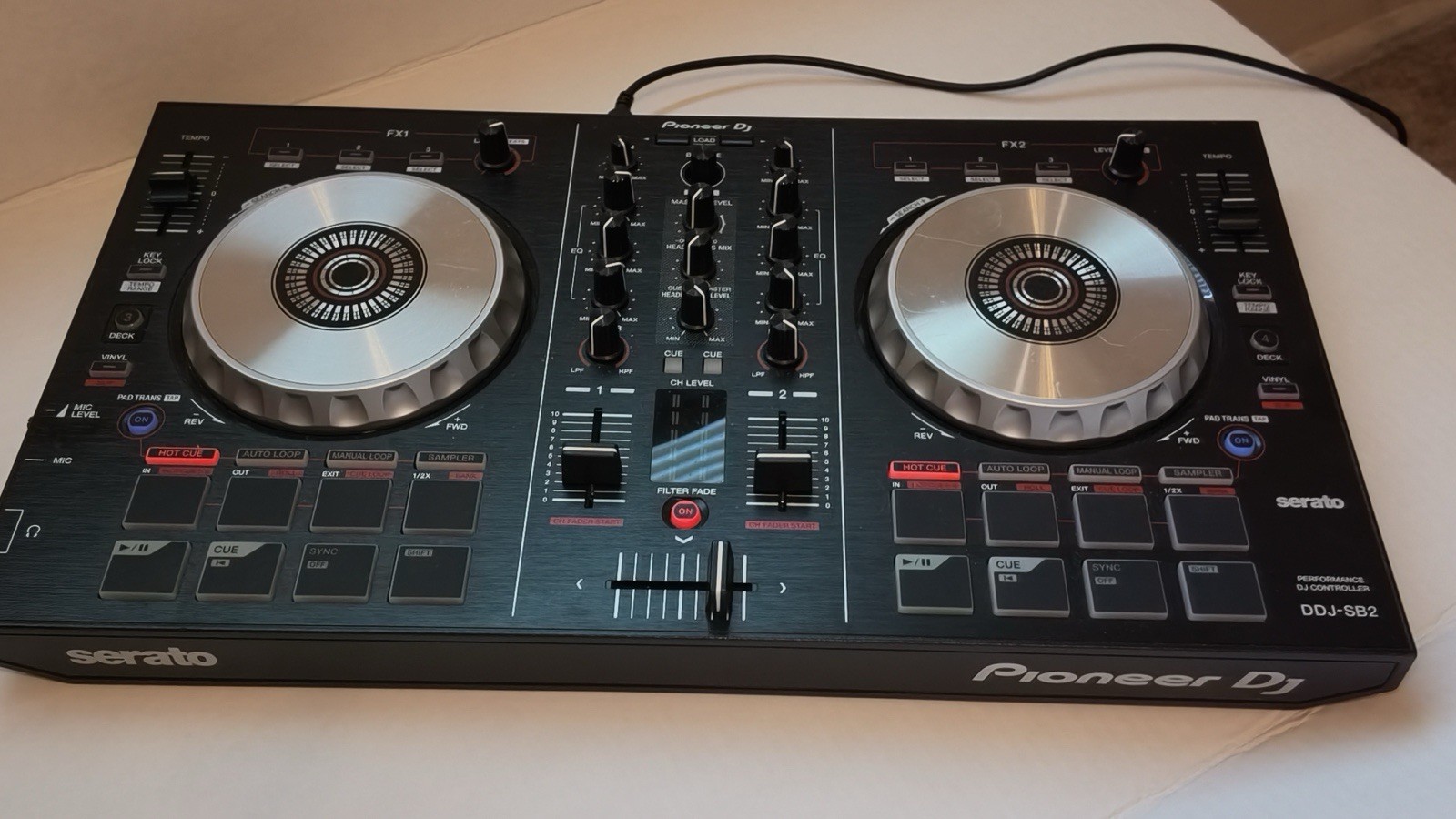 Pioneer DJ DDJ-SB2 Serato 2-Channel 2-Deck DJ Controller powers on