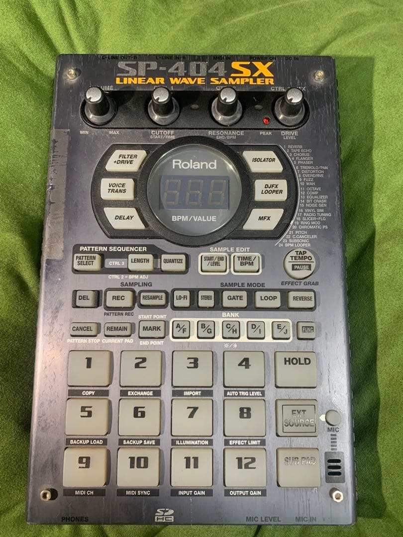 Roland SP-404SX Compact Linear Wave Sampler Sequencer