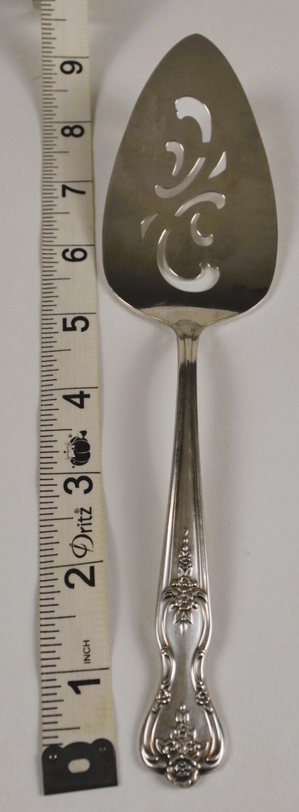 Wm Rogers Inspiration Magnolia Pie / Cake Server Silverware/ Flatware