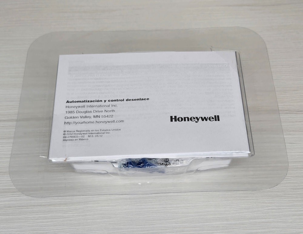 Honeywell RCT8103A 7-Day Programmable Thermostat Open Box Packaging Damaged