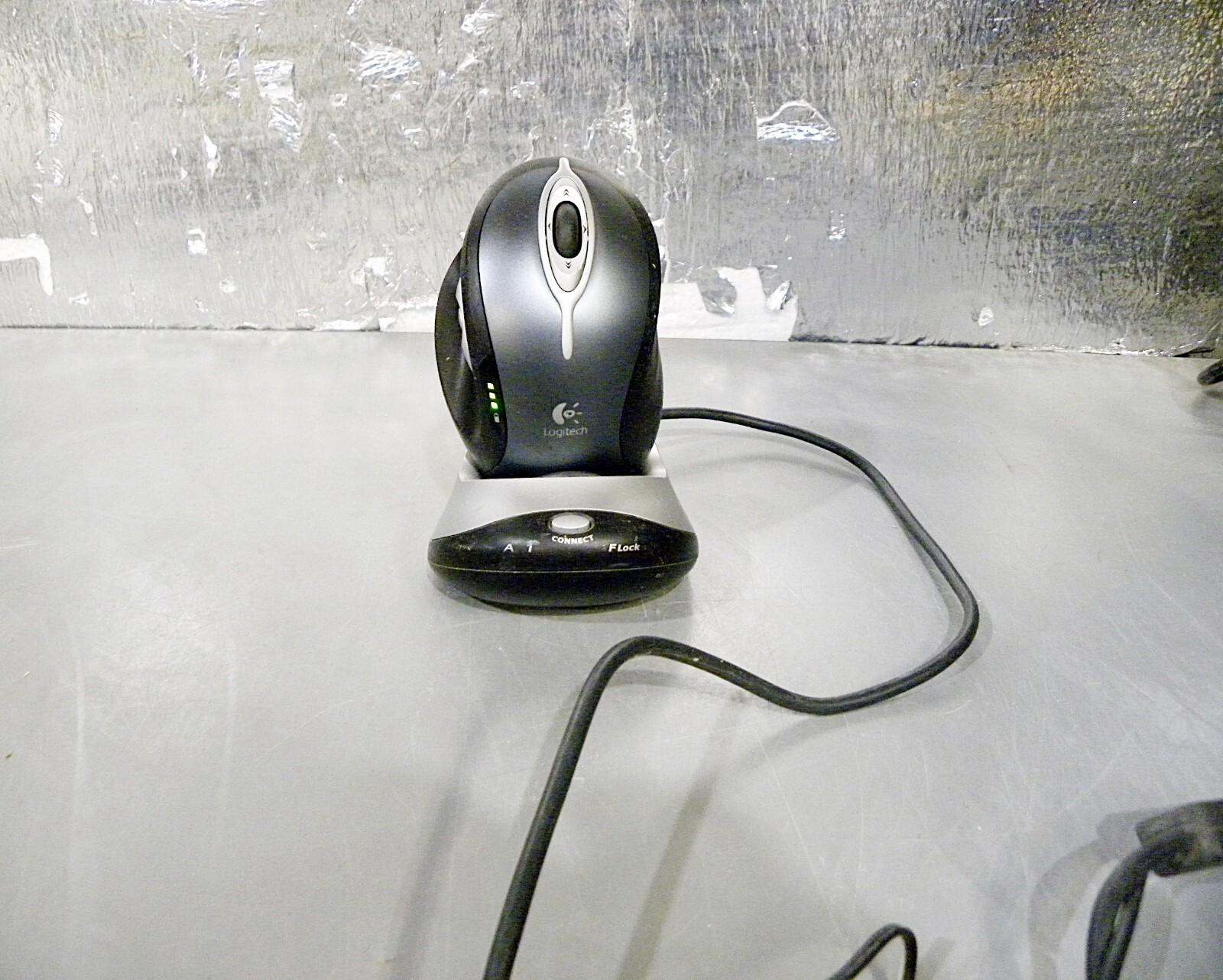 Logitech C-BM16A Dual  Hub/Dock/Cradle Power Supply with MX laser Mouse Lot