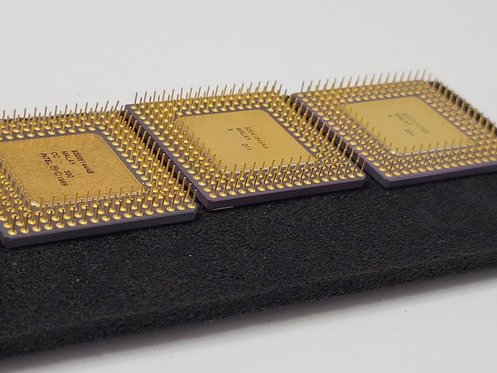 Vintage Intel i486 A80486DX-33 CPU Processor 33MHz, PGA168