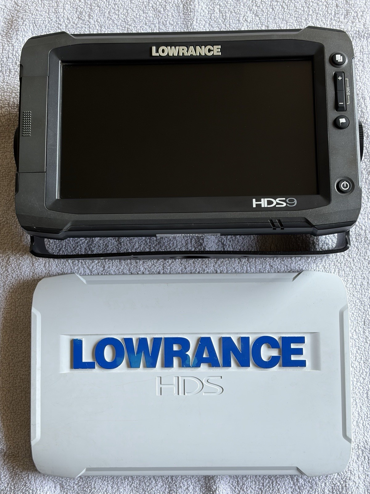 Lowrance HDS-9 Gen2 Touch Fishfinder with Bracket and Cover NO Transducer