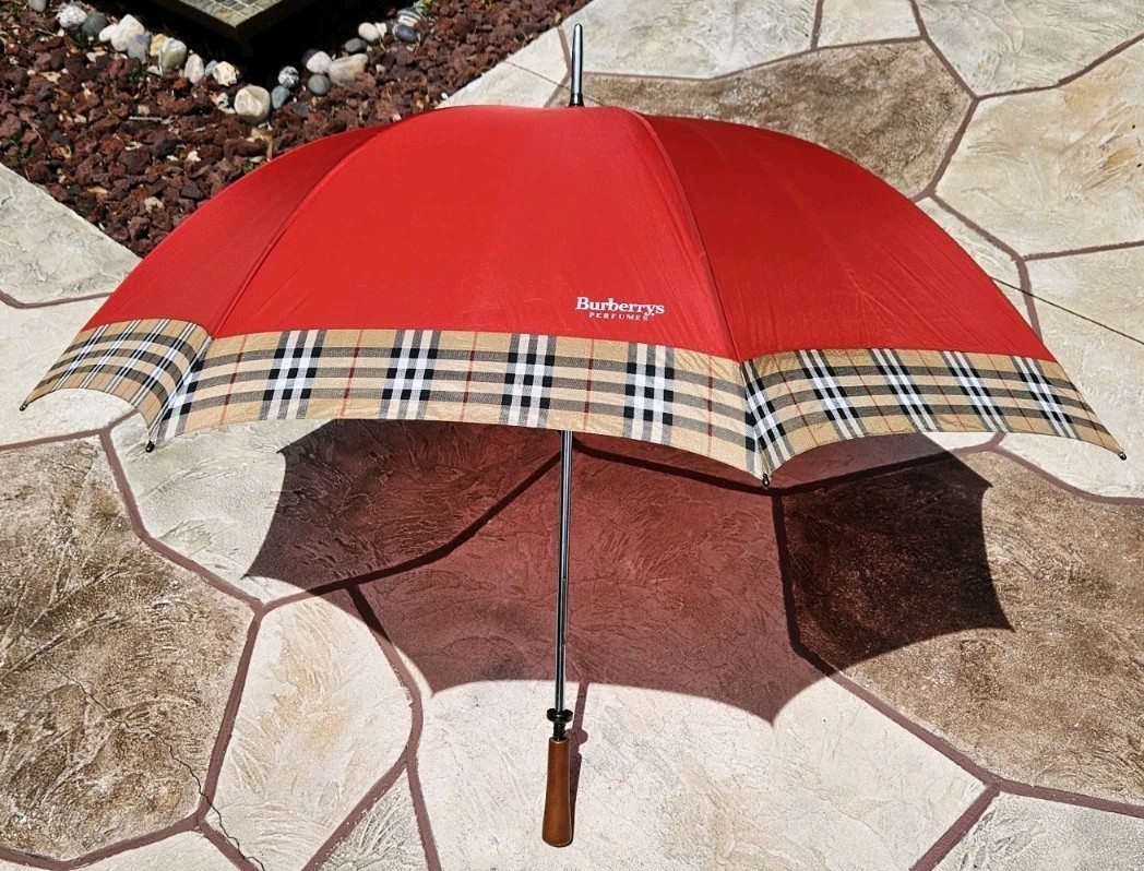 VTG Burberrys Perfumes Golf Umbrella Red Nova Check Wood Handle Burberry READ!
