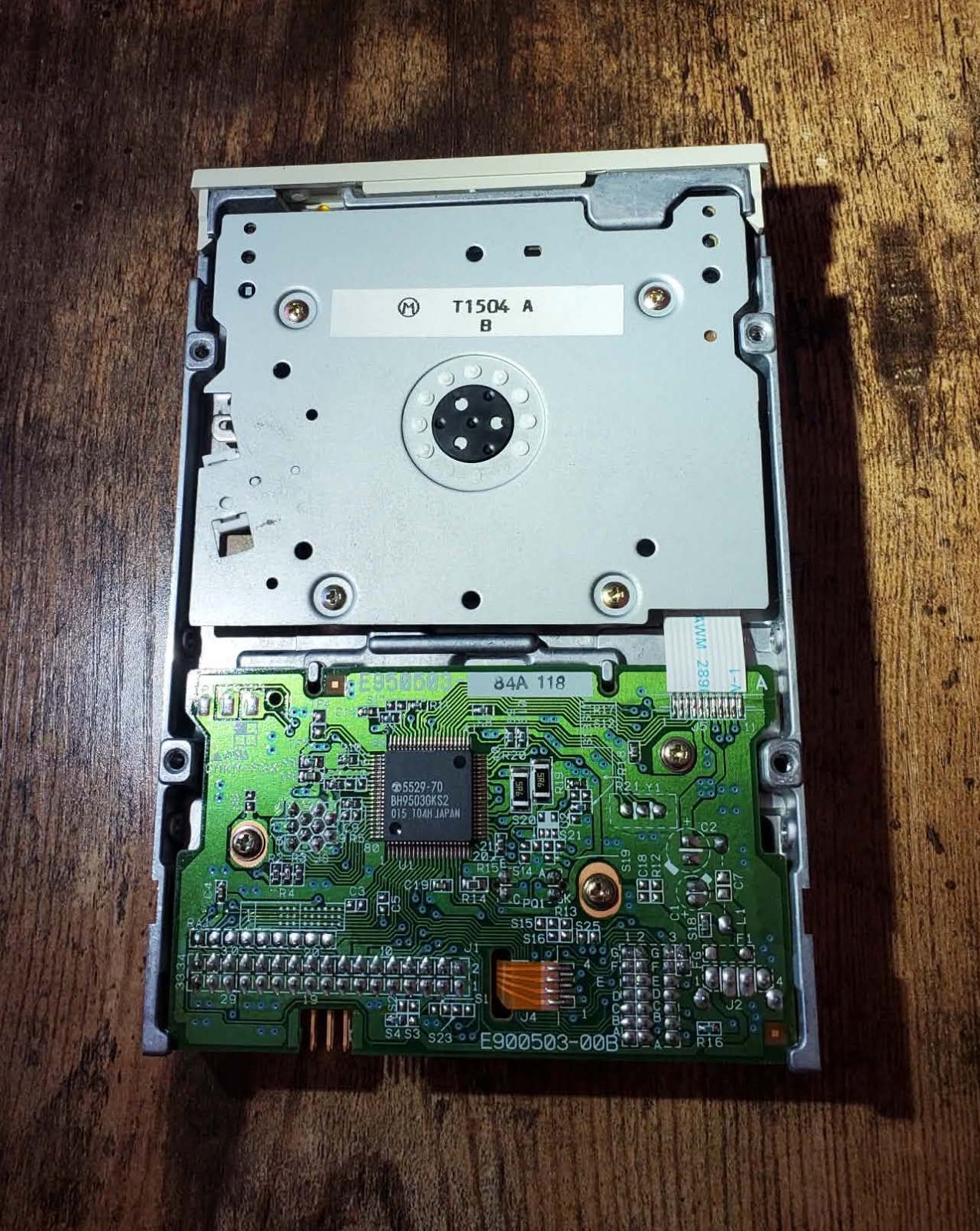 One 3.5" Internal Floppy Drive for AKAI MPC2000 MPC2000XL