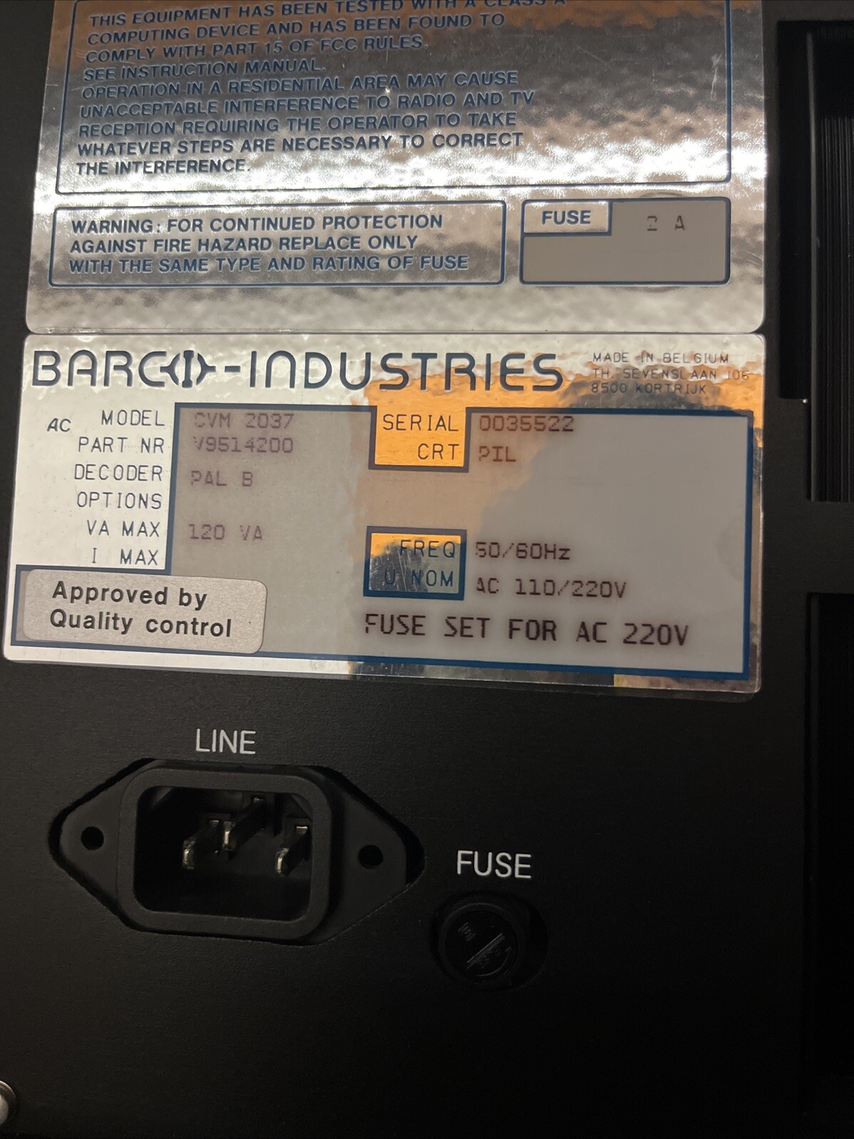 BARCO CVM 2037