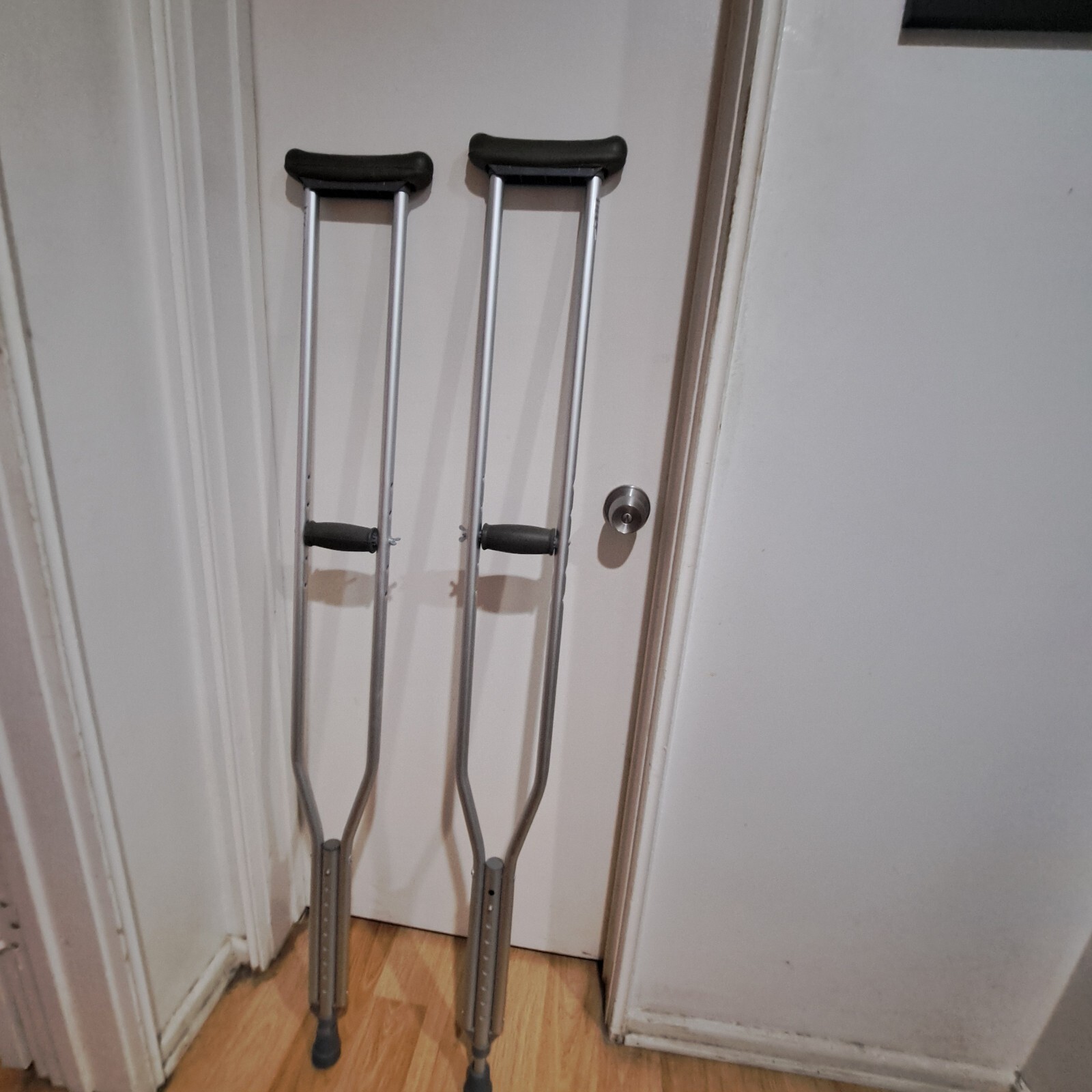 Guardian Crutches